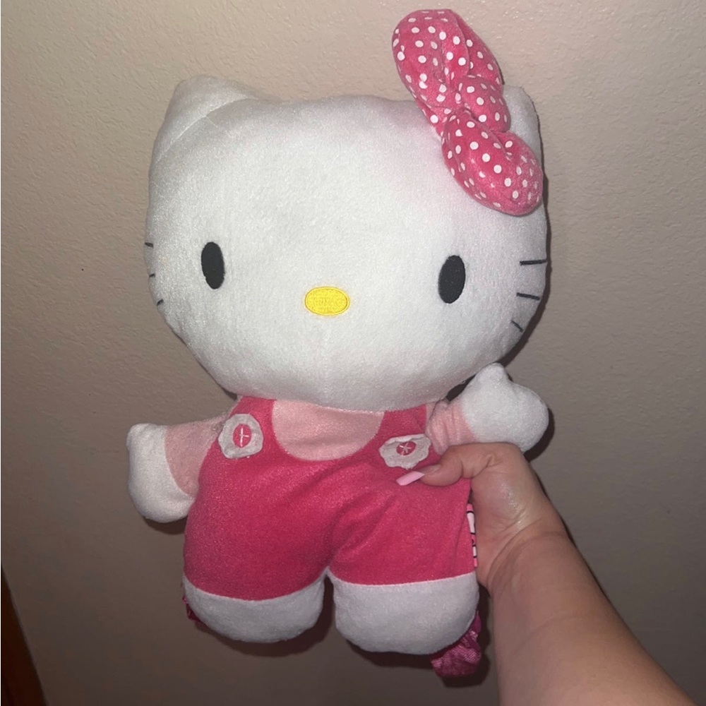 ⚠️SOLD⚠️ Hello kitty plush backpack
